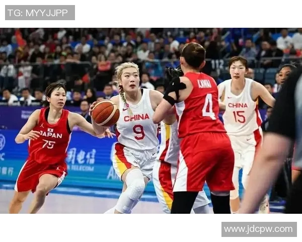 军运会女篮小组赛精彩对决法国女篮挑战强敌美国队