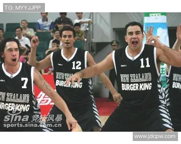 中国男篮蓝队在与伊拉克的激烈对抗中第四节逆转胜利的精彩瞬间回顾